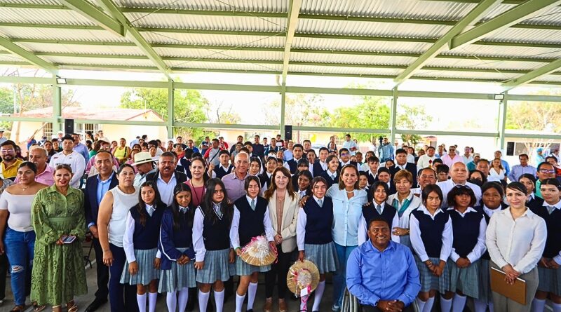 Nueva techumbre y cancha en telesecundaria fortalecen educación y seguridad en comunidad con rezago social, beneficiando a estudiantes y docentes